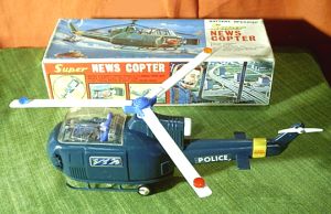 Spielzeug für Jungs - der Traum vom Fliegen als battereiebetriebener Plastikhubschrauber