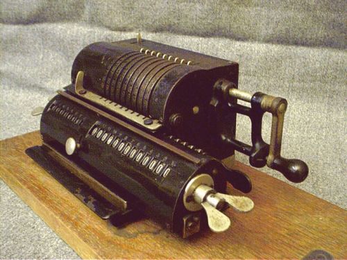 mechanischer  Rechner - Taschenrechner frs Bro der 1920er Jahre