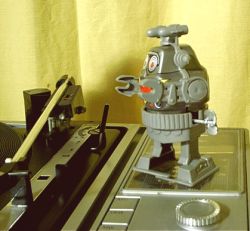 Blechspielzeug im Atomic / Space Age Design der 70er mit Spielzeug-Sammlerwert!
