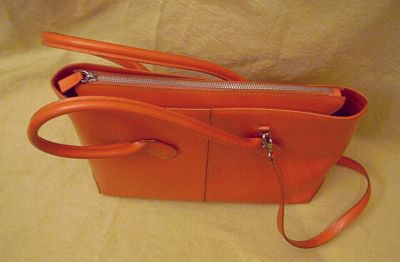 GRUBER Handtasche - zeitloser Schick in 70er Orange