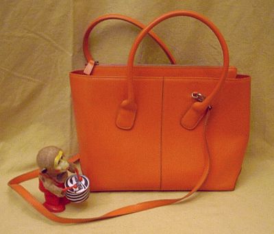 GRUBER Handtasche - zeitloser Schick in 70er Orange
