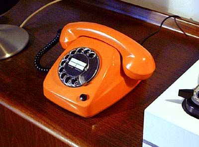 Telefonie in 70er Jahre Orange