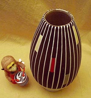 Vase in aufregendem 50s Streifen-Dekor - der Hingucker der Fünfziger!