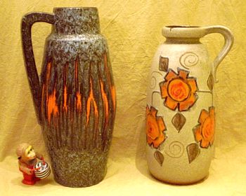 Vasen im Seventies Design - die typische Bodenvase