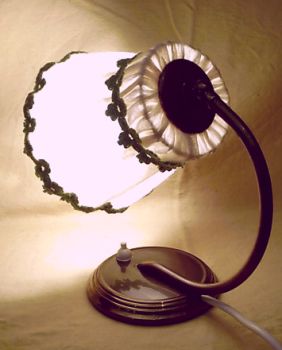 Nachttischlampe im günstigen Mid Century Design