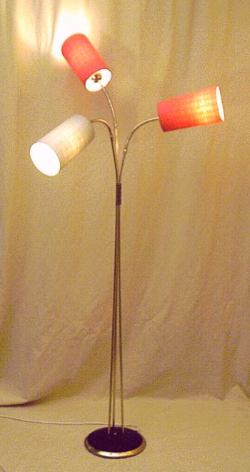 Tütenlampe mit Stoff-Lampenschirmen