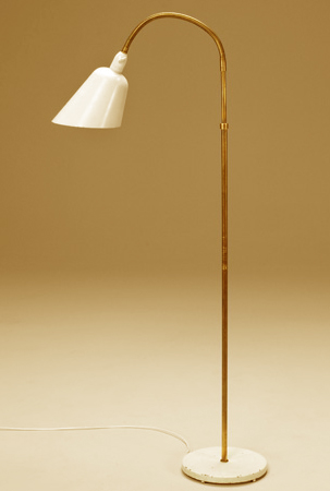 Bellevue Stehlampe von Arne Jacobsen, heute &TRADITION COPENHAGEN