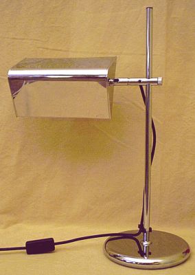 Banker Lampe als flexible Schreibtischlampe fr eleganten Arbeitsplatz-Einsatz im Bro